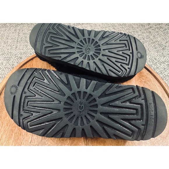 UGG Womens Black Fuzzy Slide Slippers Size 9 - Picture 11 of 14